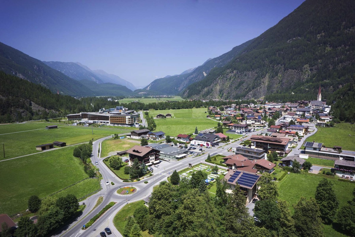 View to Längenfeld