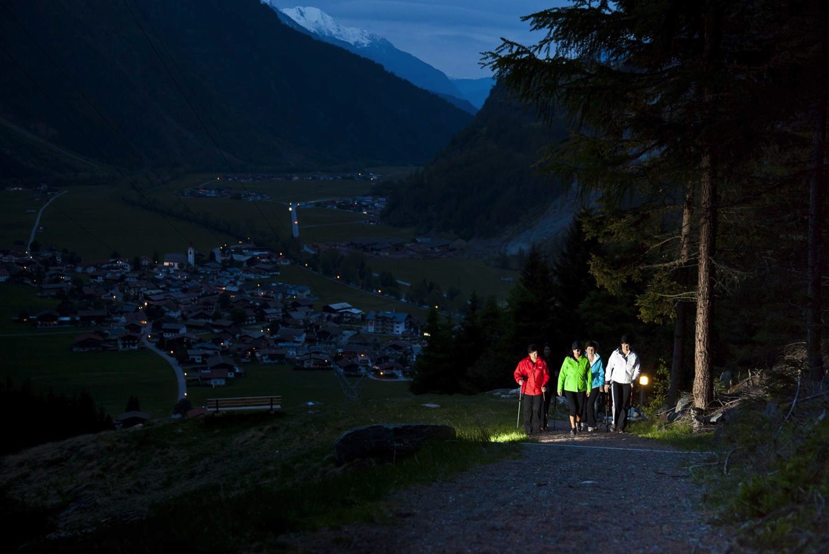 A walk in the night to Burgstein